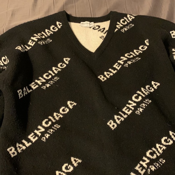 100% Authentic BALENCIAGA Virgin Wool Graphic Print Sweater - Picture 5 of 12